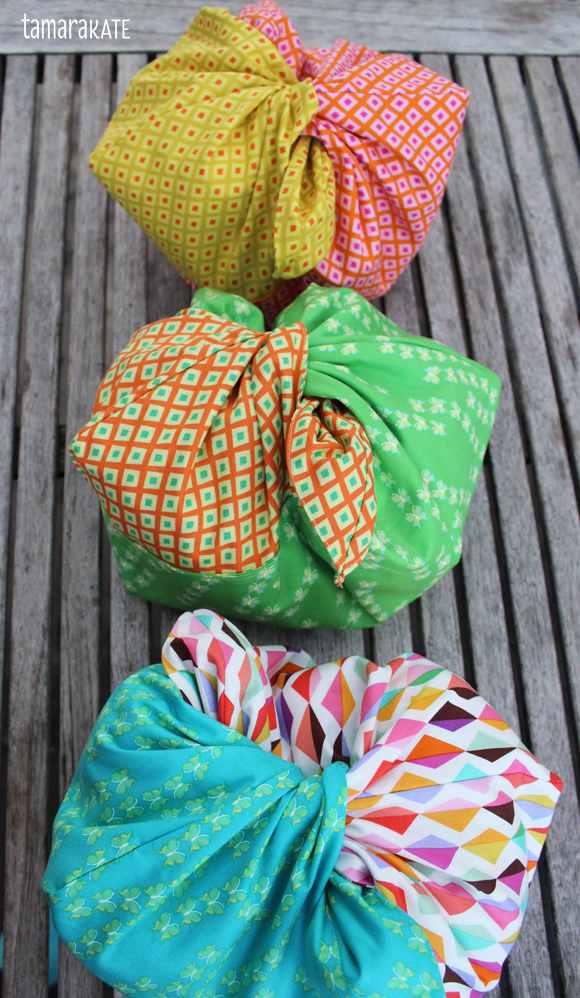 https://www.kayajoydesigns.com/wp-content/uploads/2014/09/tamara-kate-bento-bag-origami-oasis8.jpg